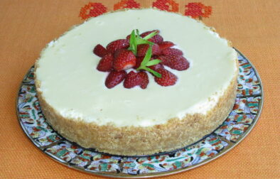 Cheesecake  με μυζήθρα σοκολάτα και φράουλες