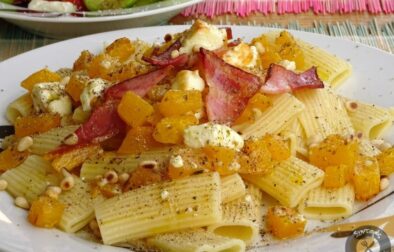 Ζυμαρικά με κολοκύθα και μπέικον