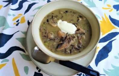 Σούπα με άγριο ρύζι και μανιτάρια