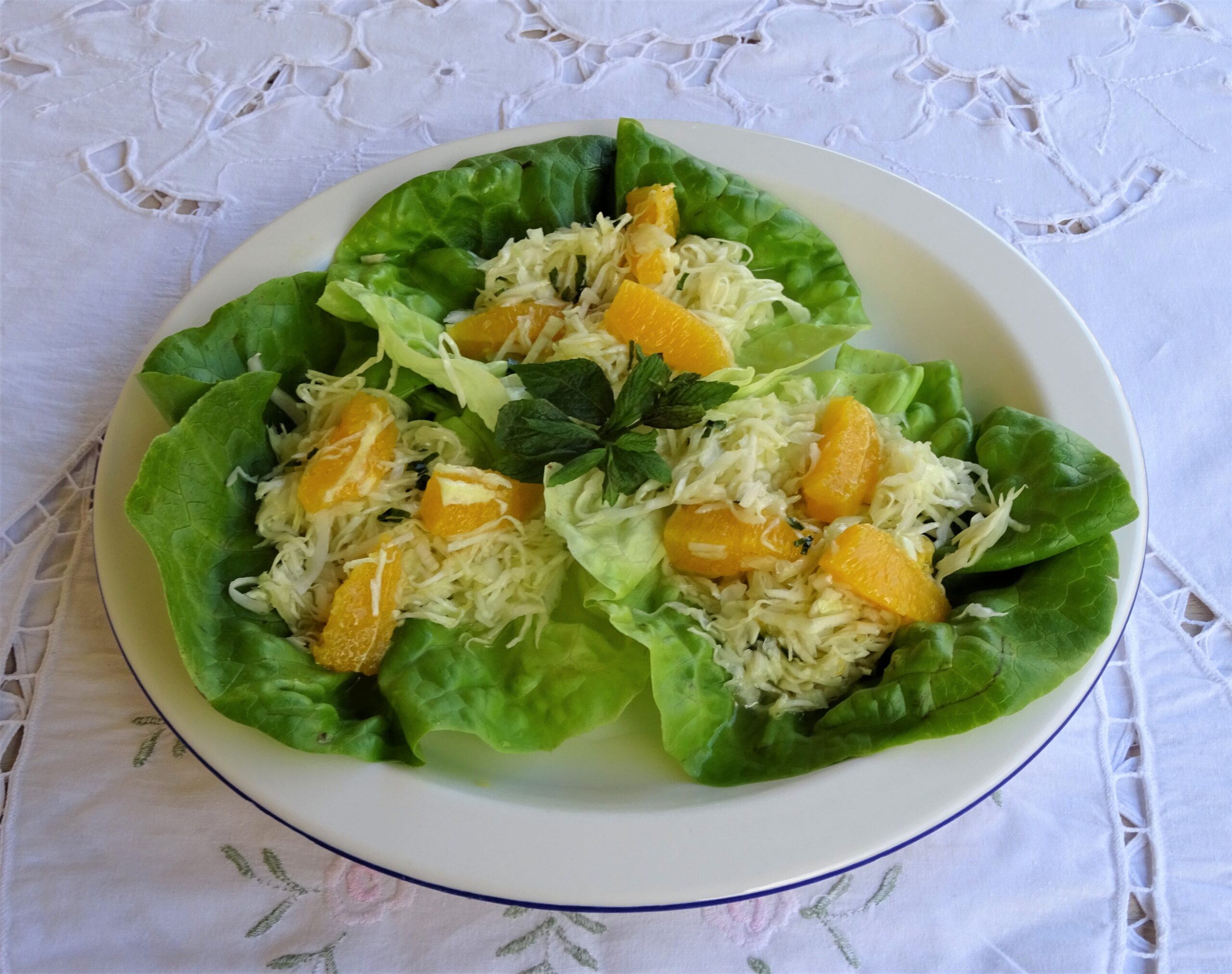 Σαλάτα με λάχανο φινόκιο και πορτοκάλι